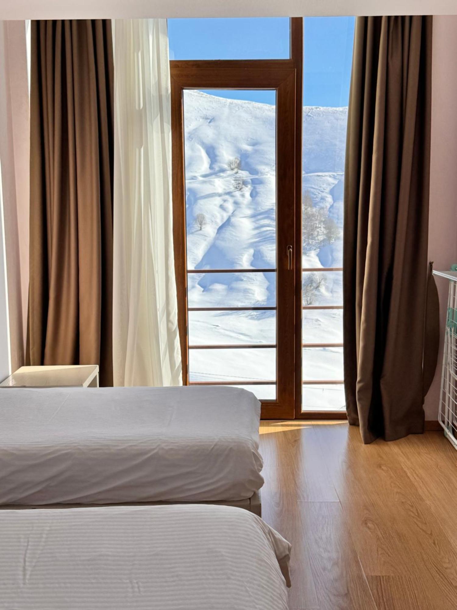 Happy Holidays Apartments In New Gudauri Luaran gambar
