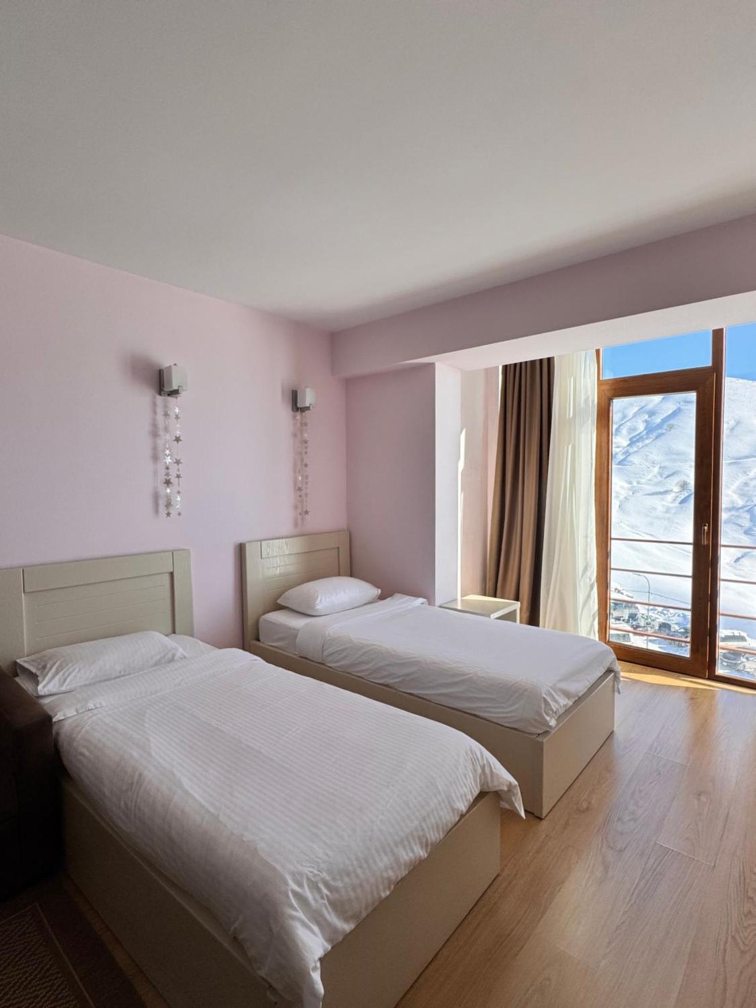 Happy Holidays Apartments In New Gudauri Luaran gambar