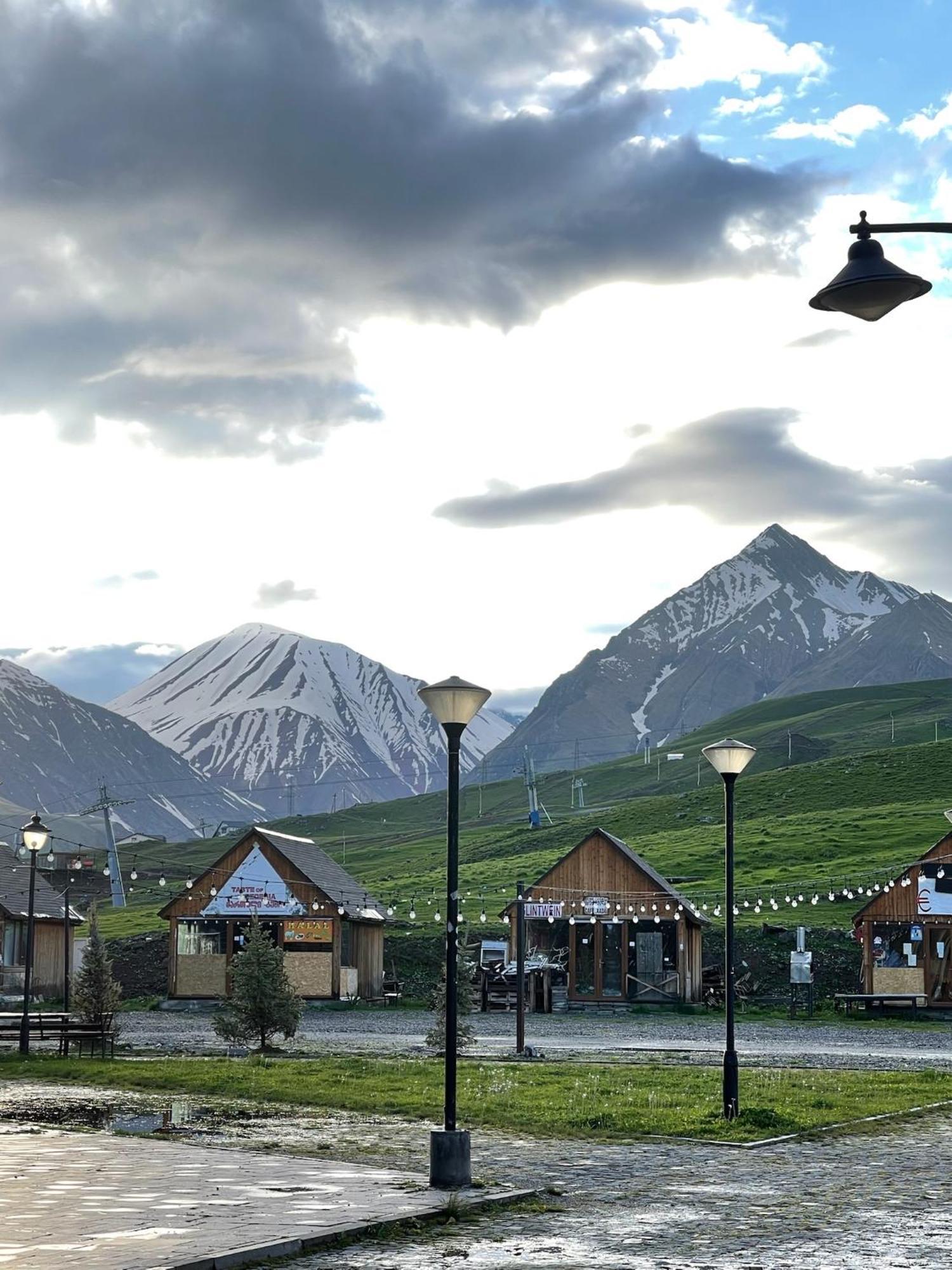 Happy Holidays Apartments In New Gudauri Luaran gambar