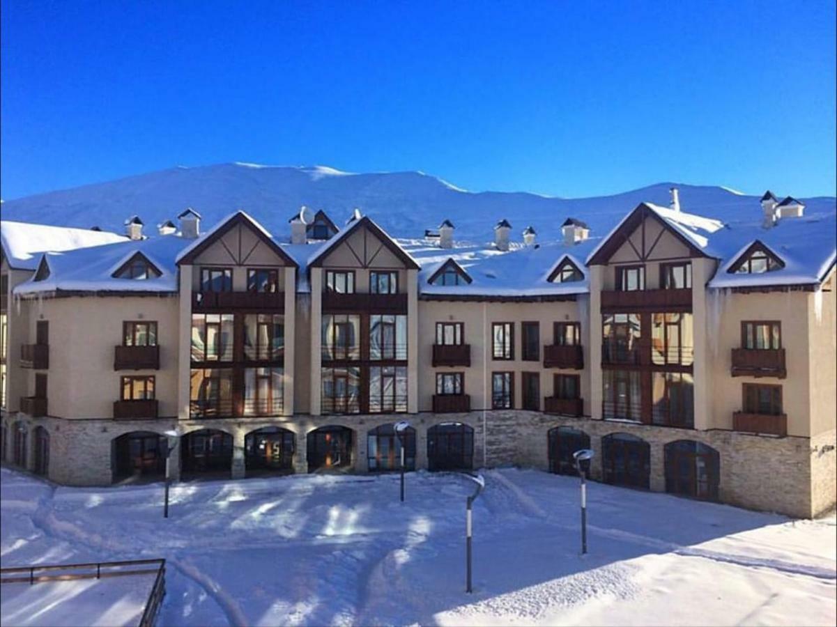 Happy Holidays Apartments In New Gudauri Luaran gambar